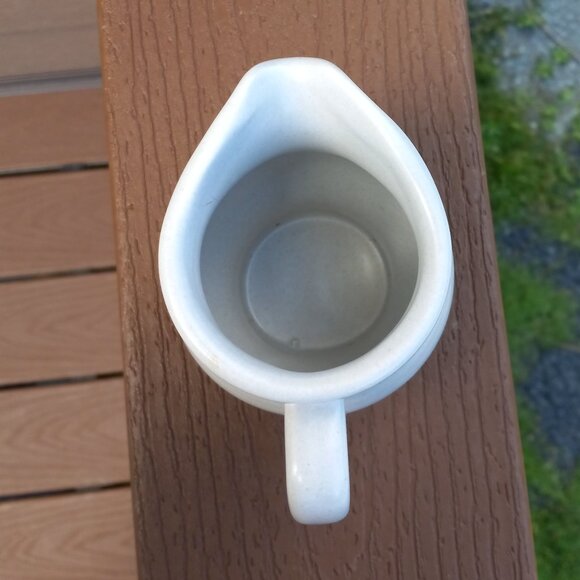 Vintage Pfaltzgraff Yorktowne Creamer Pitcher 24Y - Picture 5 of 11